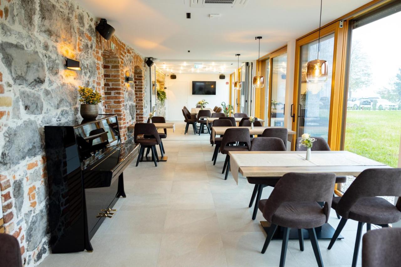 Resort Village Majer Gradac Eksteriør bilde