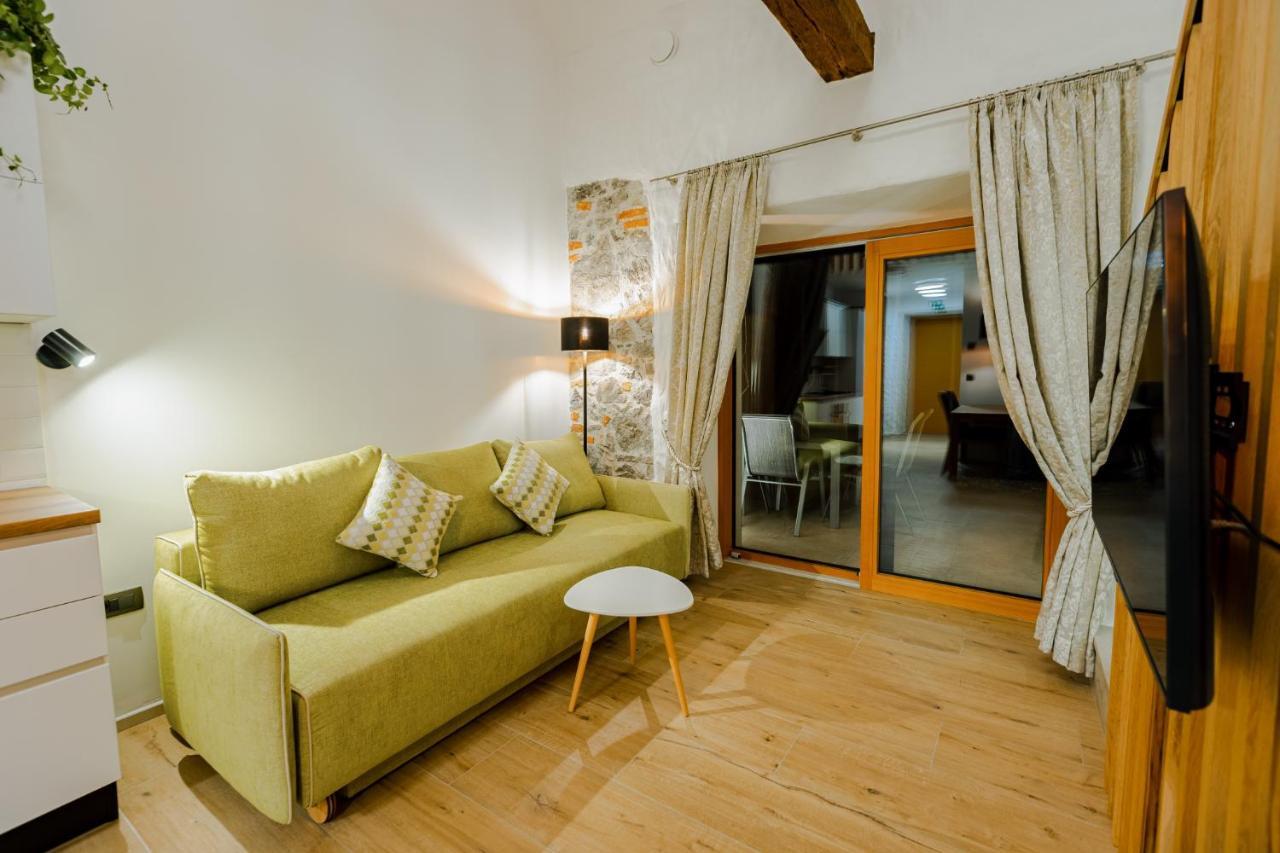 Resort Village Majer Gradac Eksteriør bilde